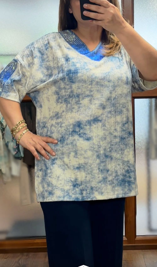 V Yaka Taşlı Batik Bluz